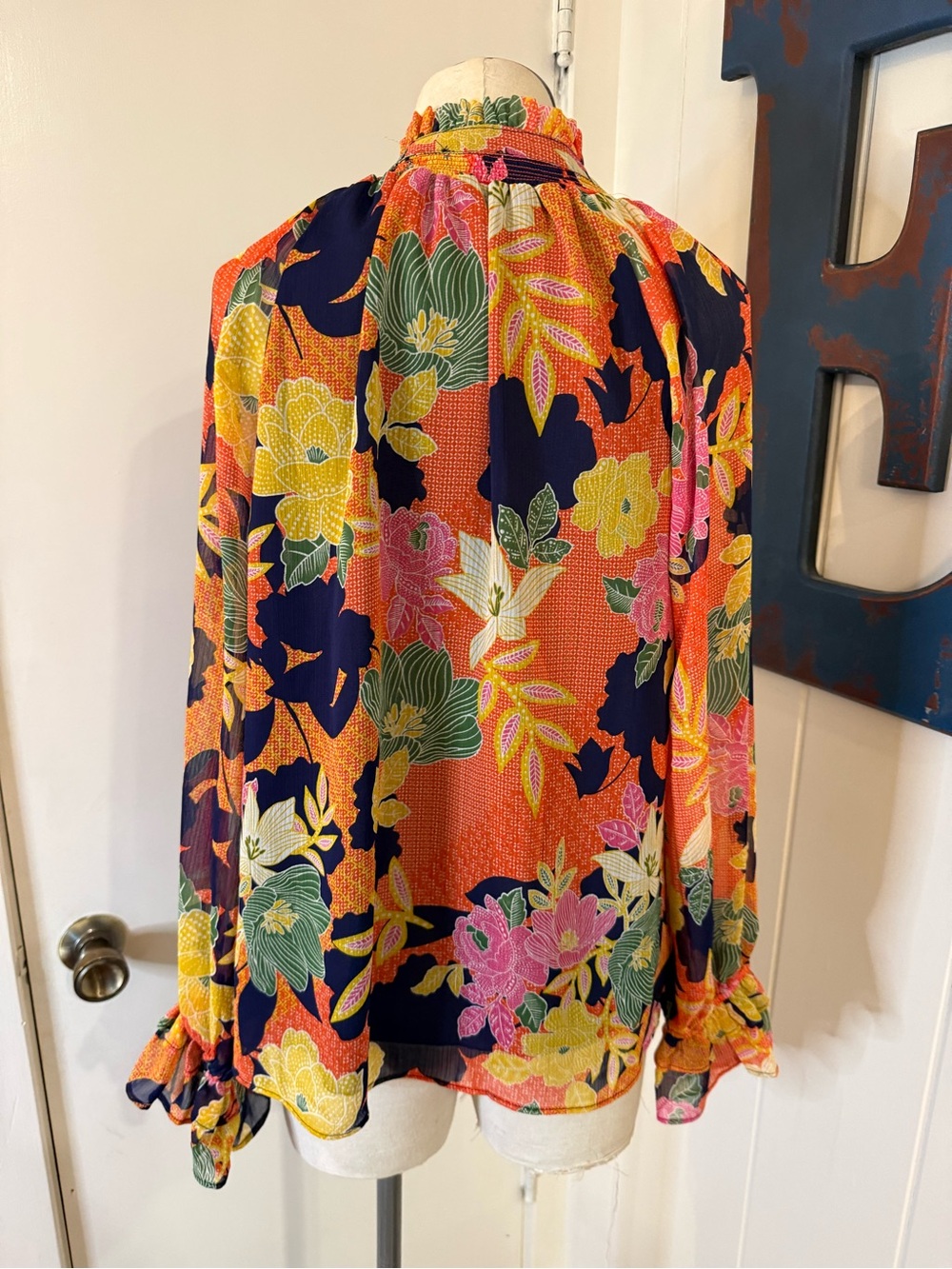 Fate Floral Tie-Neck Blouse in Navy, Pink & Orange Sheer fabric SZ S - Picture 3 of 4